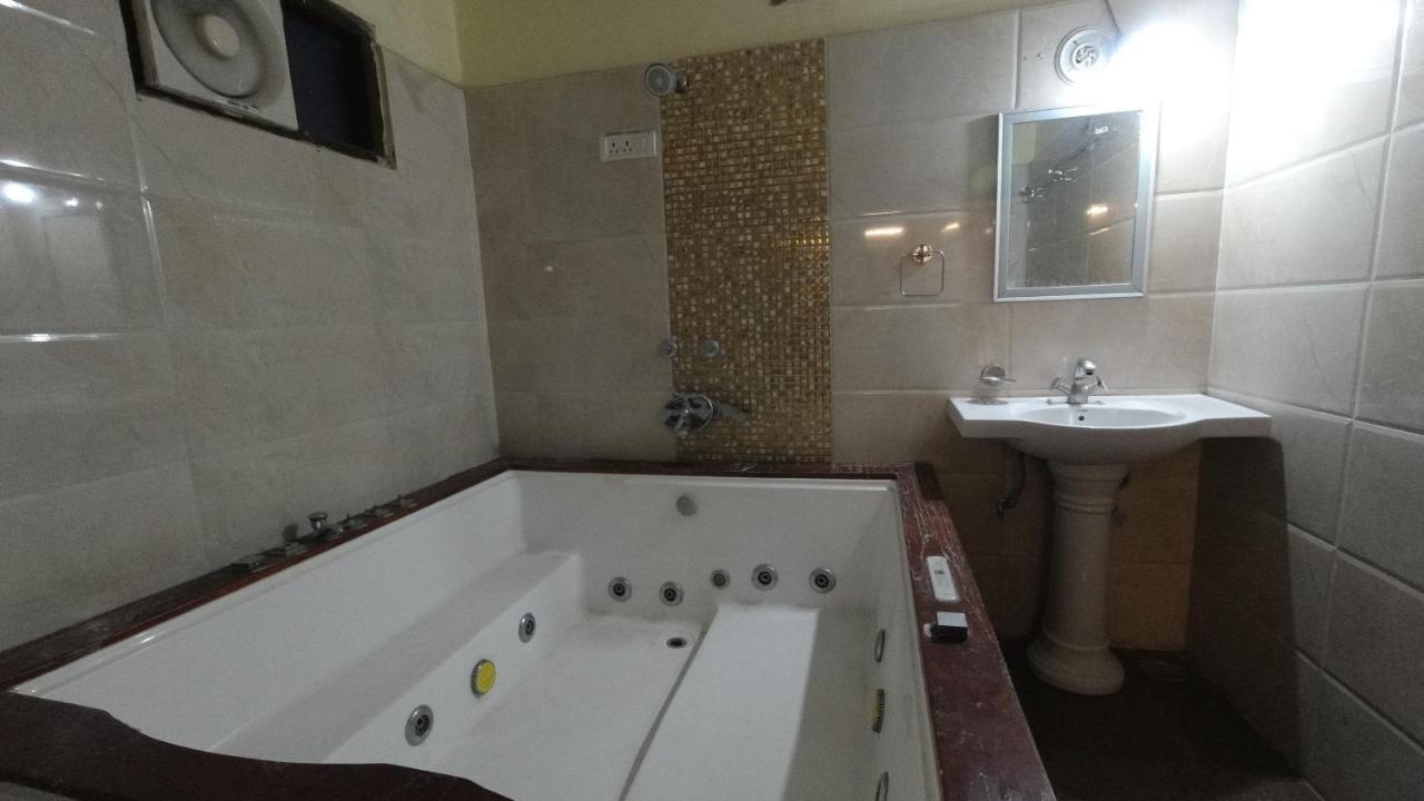 Shingar Hotel Mussoorie Mallroad المظهر الخارجي الصورة